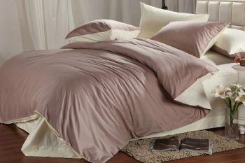 Жемчужно-лиловое атласное постельное белье