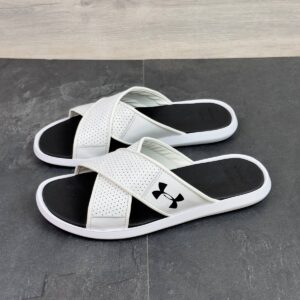 Чоловічі шкіряні шльопанці Under Armour Код: U 50 білий