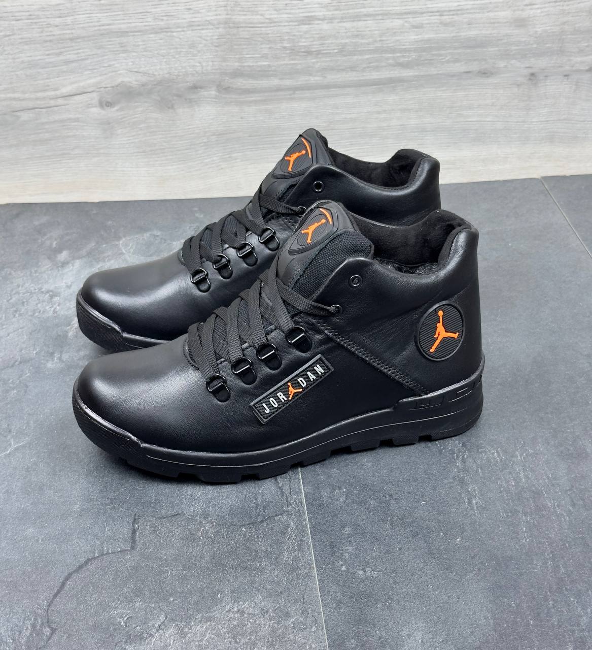 Чоловічі шкіряні зимові кросівки  Код: J-23 бот