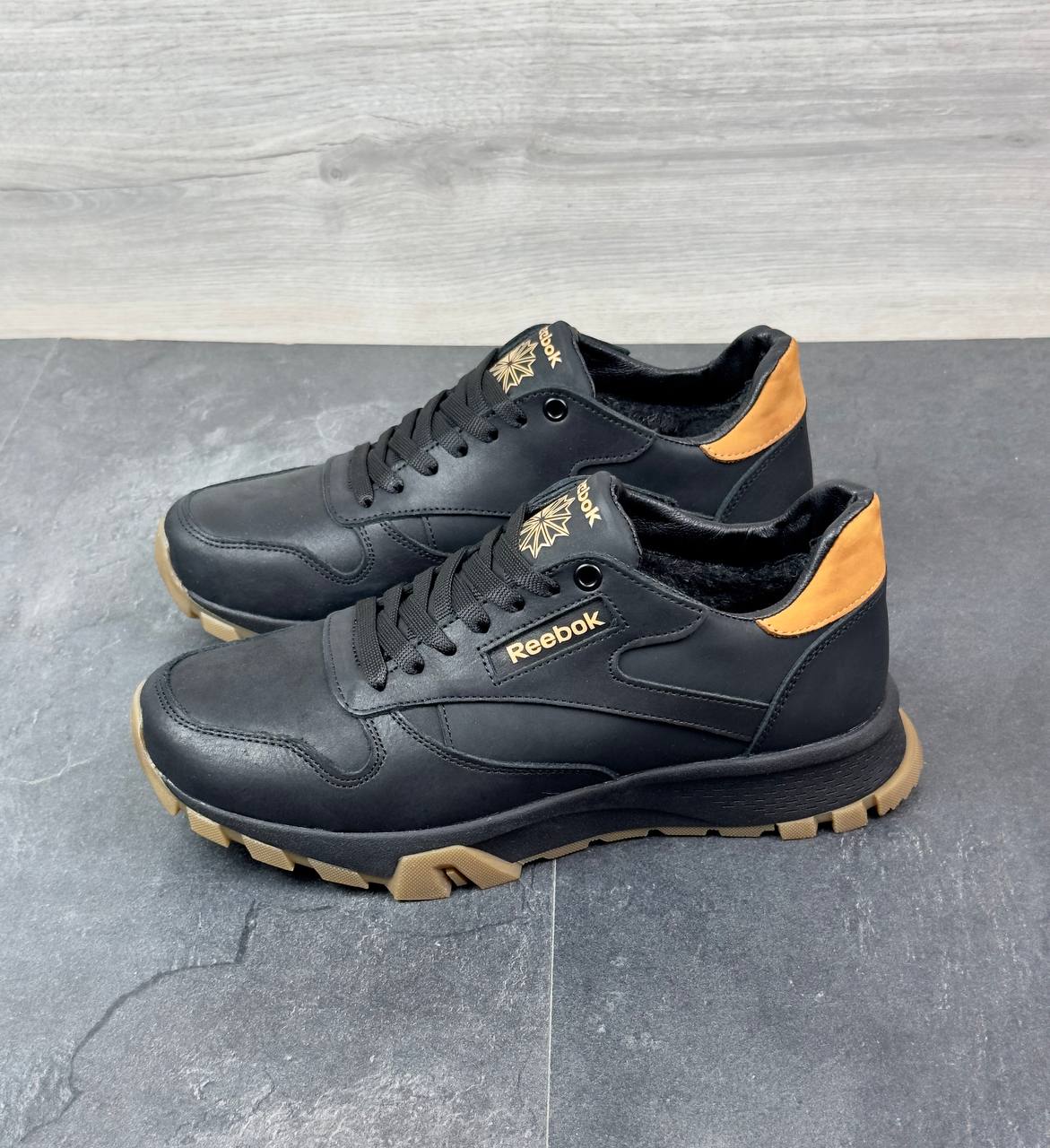 Чоловічі шкіряні зимові кросівки Код: R17/1 чер/бн