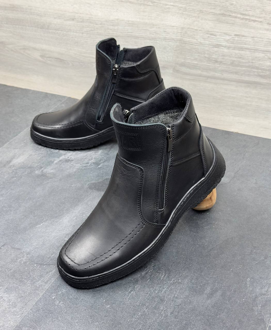 Чоловічі шкіряні зимові черевики на замку Код: Б23 чорний - Зображення 4