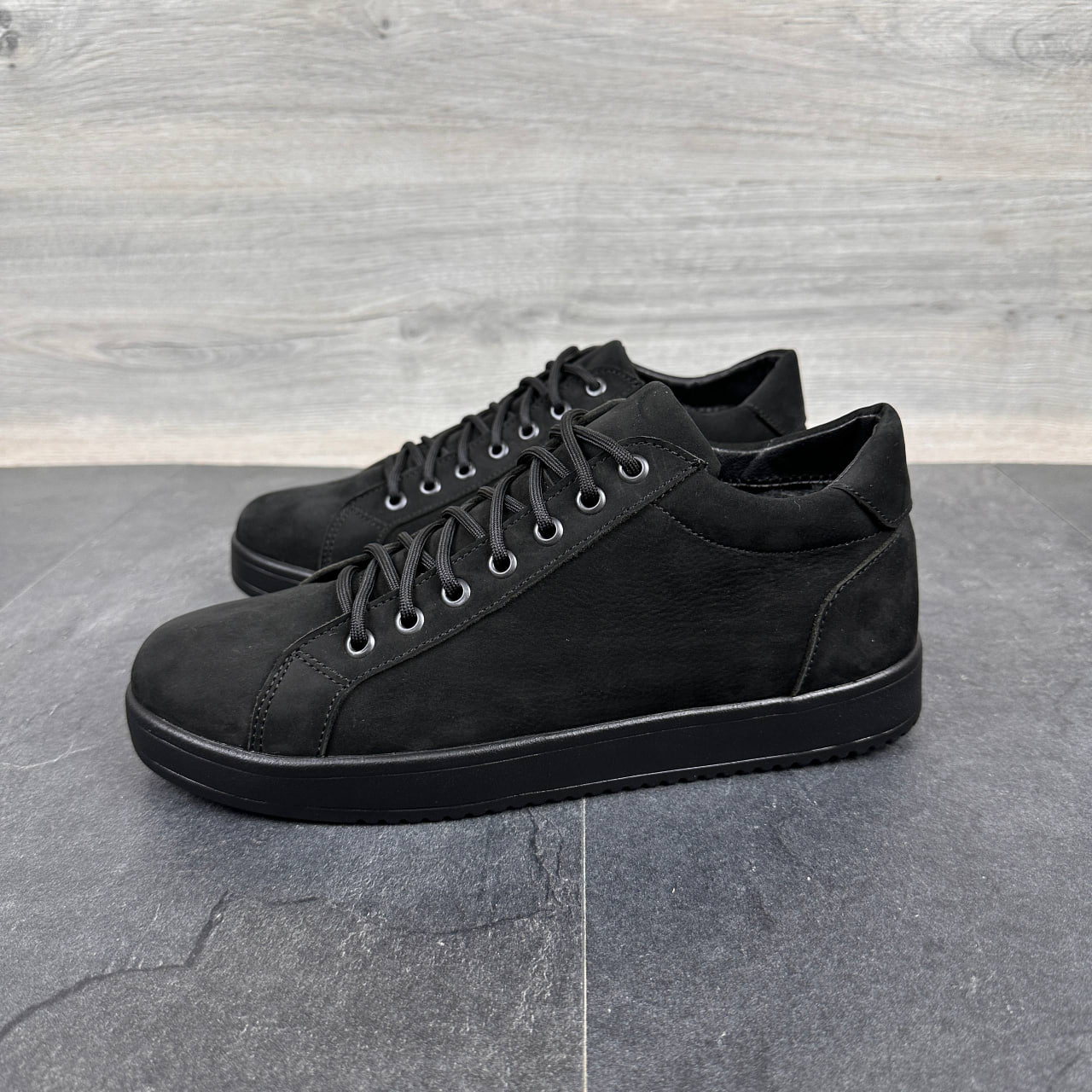 Чоловічі зимові черевики з натурального нубуку Код: 65 чор/нуб