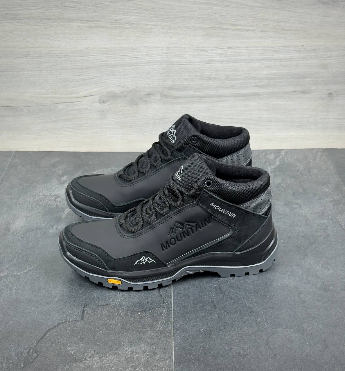 Чоловічі шкіряні зимові кросівки Код: А-2515 ч/сер/зима